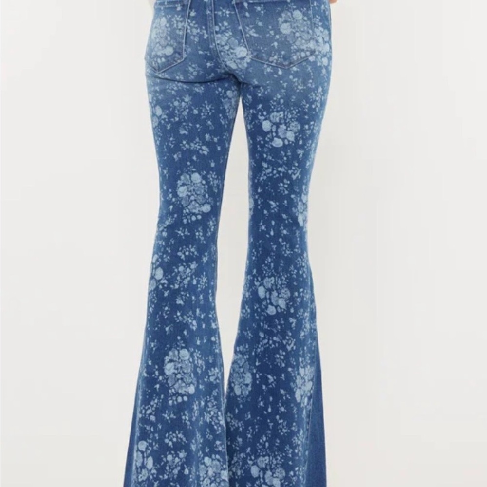 KanCan Tyler High Rise Super Flare Floral Print Jeans. Brand new with tags. - Picture 2 of 5